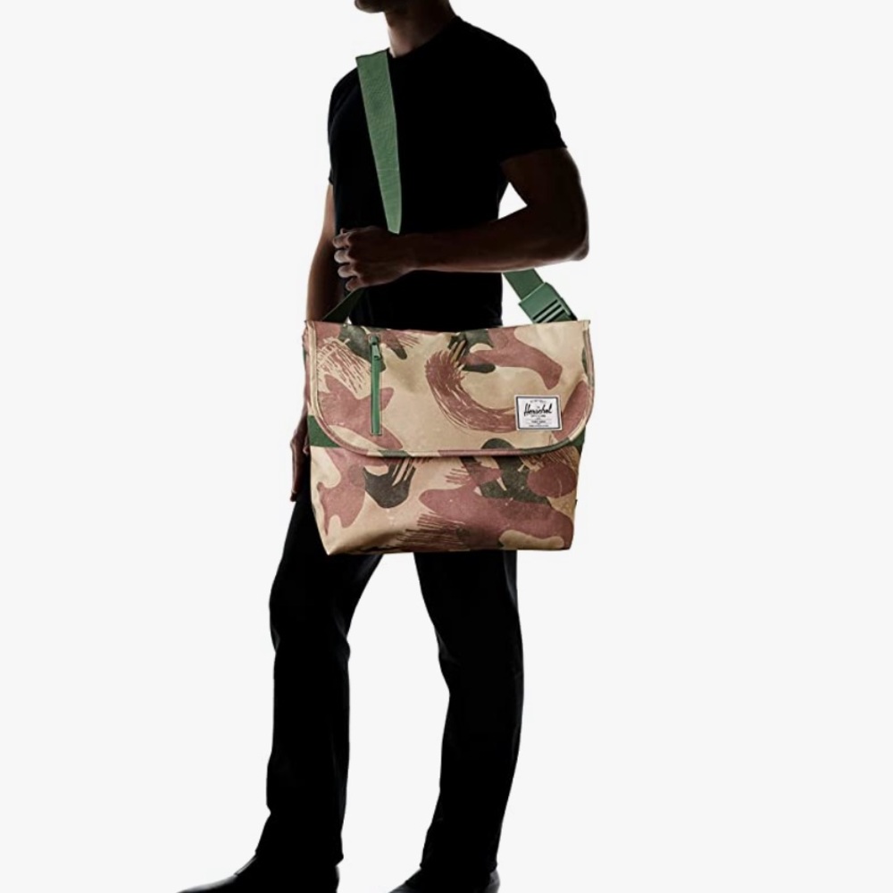 HERSCHEL‎ Odell Messenger Bag in Brushstroke Camo